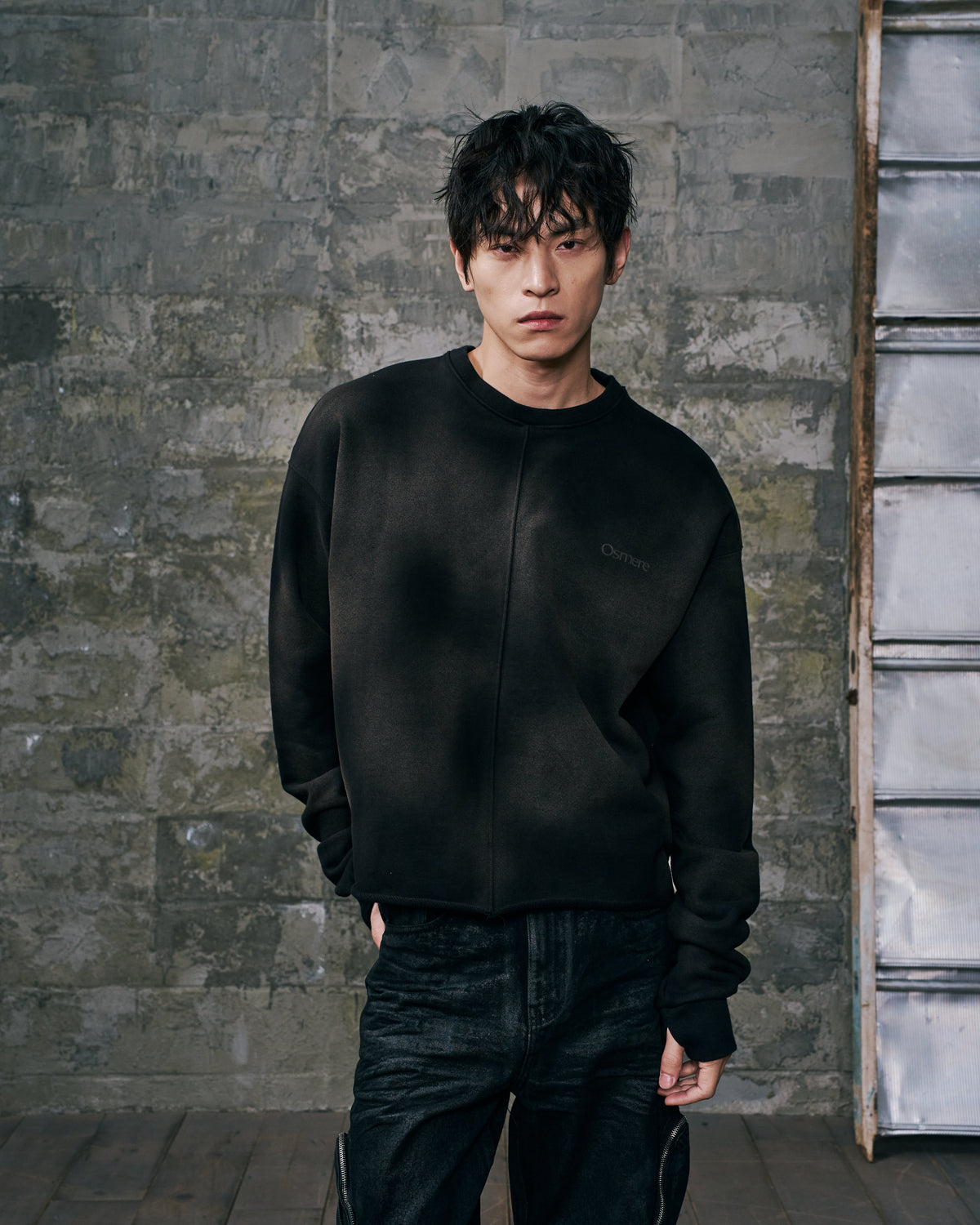 RAW EDGE SWEATSHIRT WASHED BLACK